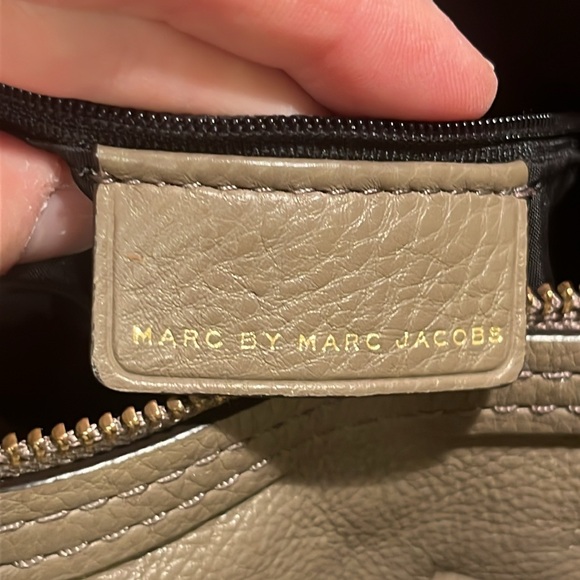 MARC by Marc Jacobs Totally Turnlock Lil Shifty Duffel- in perfect shape. - Picture 8 of 9